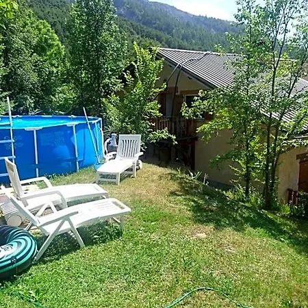 Indépendant Les Ormes Bed and breakfast